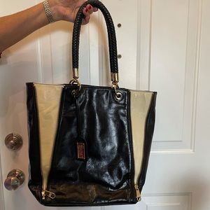 Badgley Mischka leather black and ivory zipper detail bag